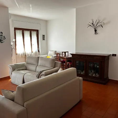 Grande Casa Antica/big Flat アパート